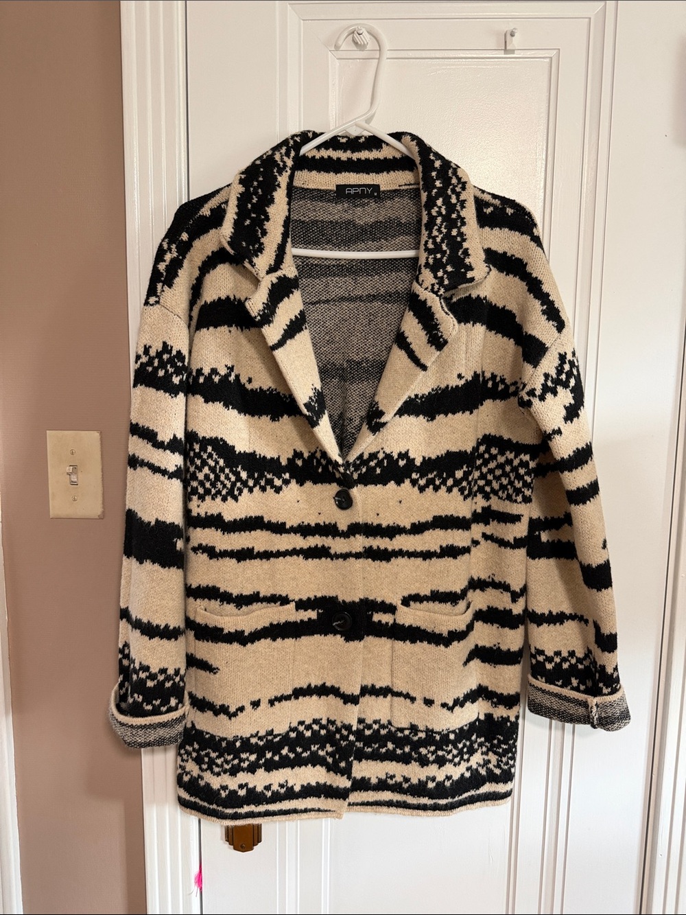 Patterned Black and Cream Sweater Blazer